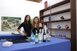 los-angeles-contemporary-art-gallery-opening-reception-wine-bar