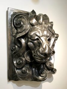 vaclav-rubeska-hlava-lva-tepana-kovova-plastika-cca-90x60-cm-galerie-knupp-gallery-prague