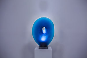 filip-nizky-the-blue-disc-melted-glass-studio-fine-art-sculpture-knupp-gallery-los-angeles